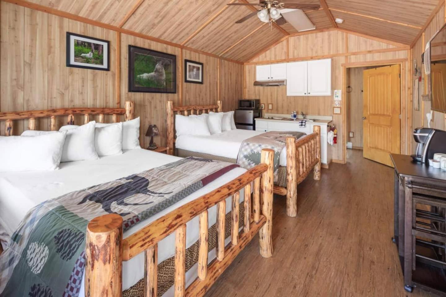 Sky Eco - Glacier General Store And Lodge *